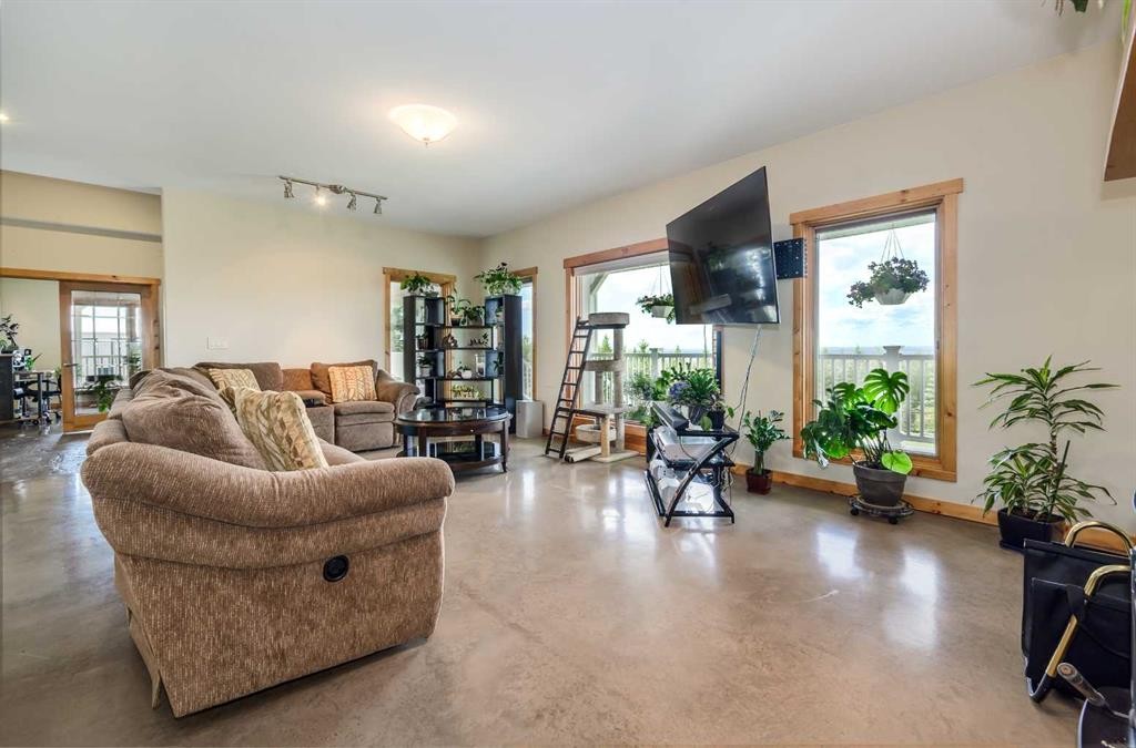 









38139


Range Road 265

,
Rural Red Deer County,




AB
T4E 0Z3

