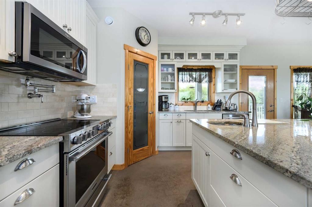 









38139


Range Road 265

,
Rural Red Deer County,




AB
T4E 0Z3

