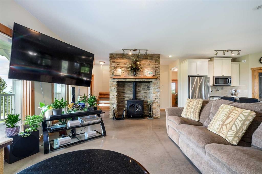 









38139


Range Road 265

,
Rural Red Deer County,




AB
T4E 0Z3

