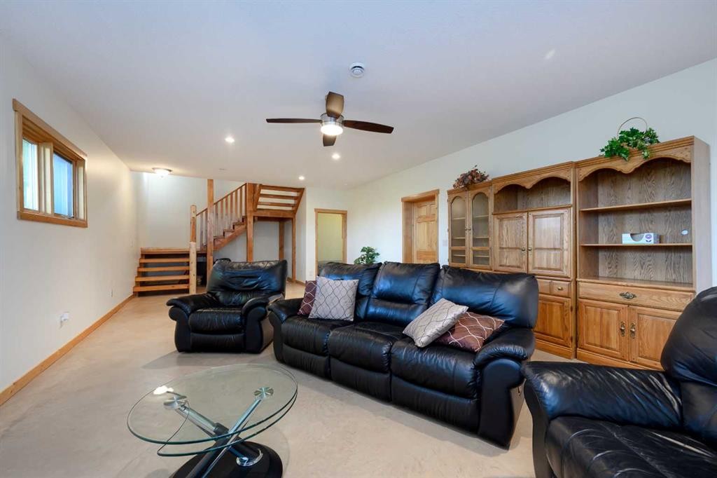 









38139


Range Road 265

,
Rural Red Deer County,




AB
T4E 0Z3

