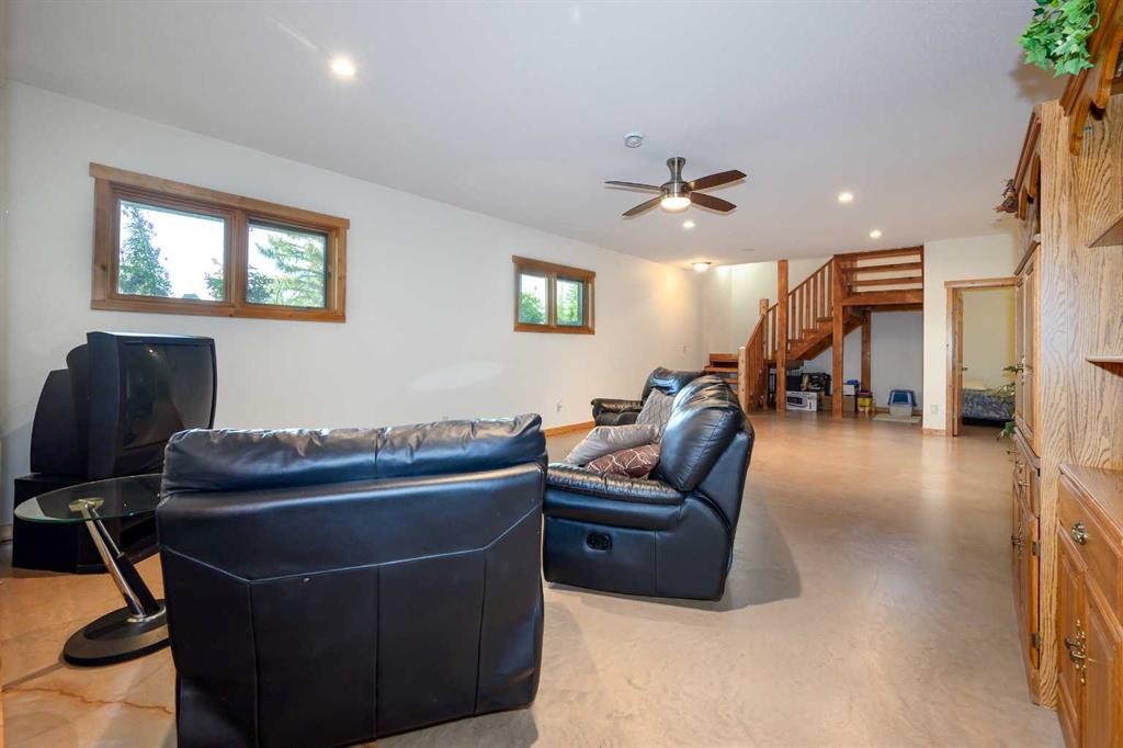 









38139


Range Road 265

,
Rural Red Deer County,




AB
T4E 0Z3

