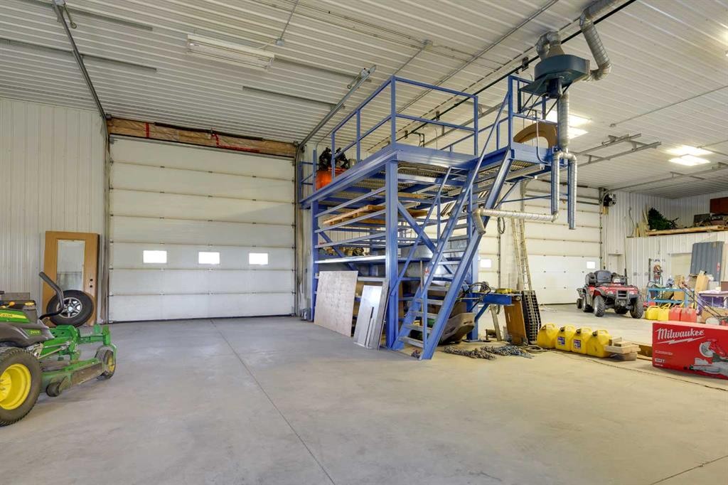 









38139


Range Road 265

,
Rural Red Deer County,




AB
T4E 0Z3


