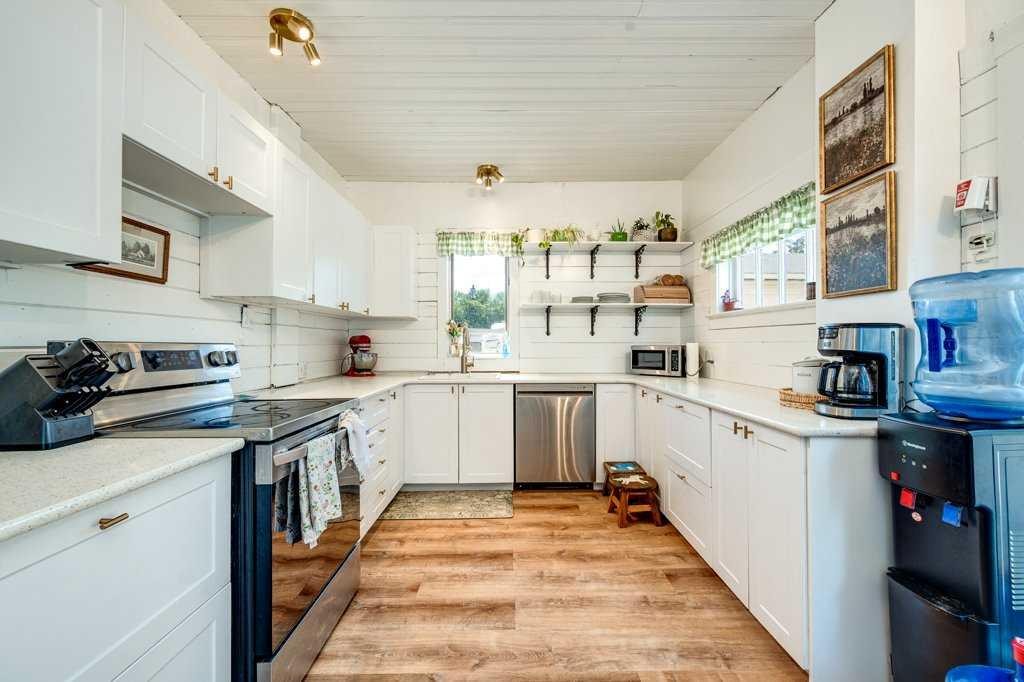 









5406


C + E

Trail,
Lacombe,




AB
T4L 1L5

