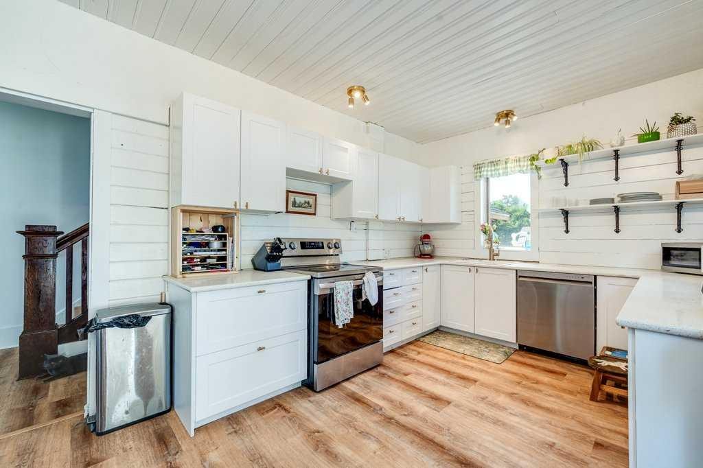 









5406


C + E

Trail,
Lacombe,




AB
T4L 1L5

