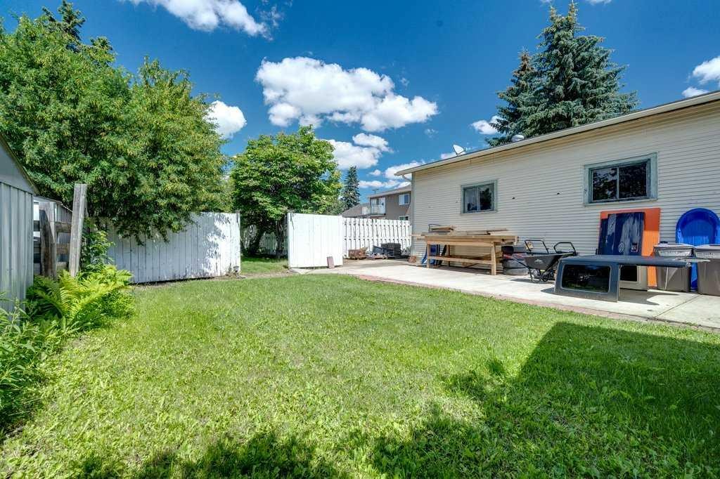 









5406


C + E

Trail,
Lacombe,




AB
T4L 1L5

