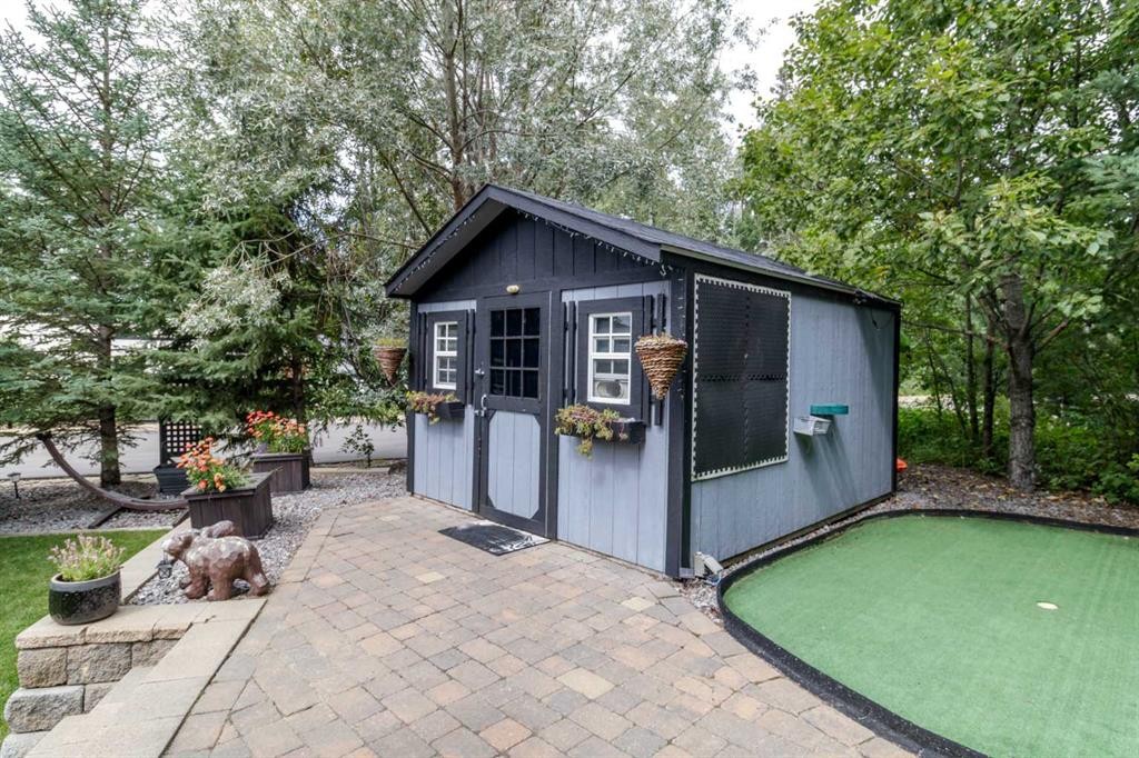 









10046


Township road 422

, 19B,
Rural Ponoka County,




AB
T4R 1V9


