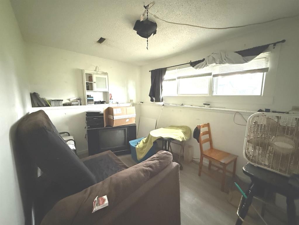 









4813


50

Street,
Clive,




AB
T0C 0Y0

