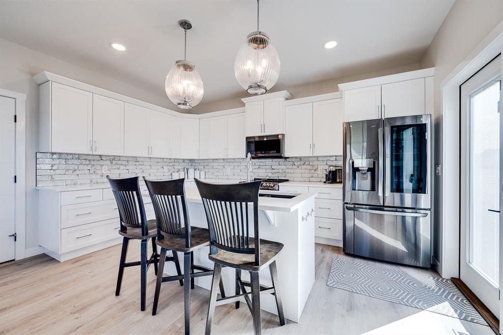









61


Murphy

Close,
Blackfalds,




AB
T4M0H5

