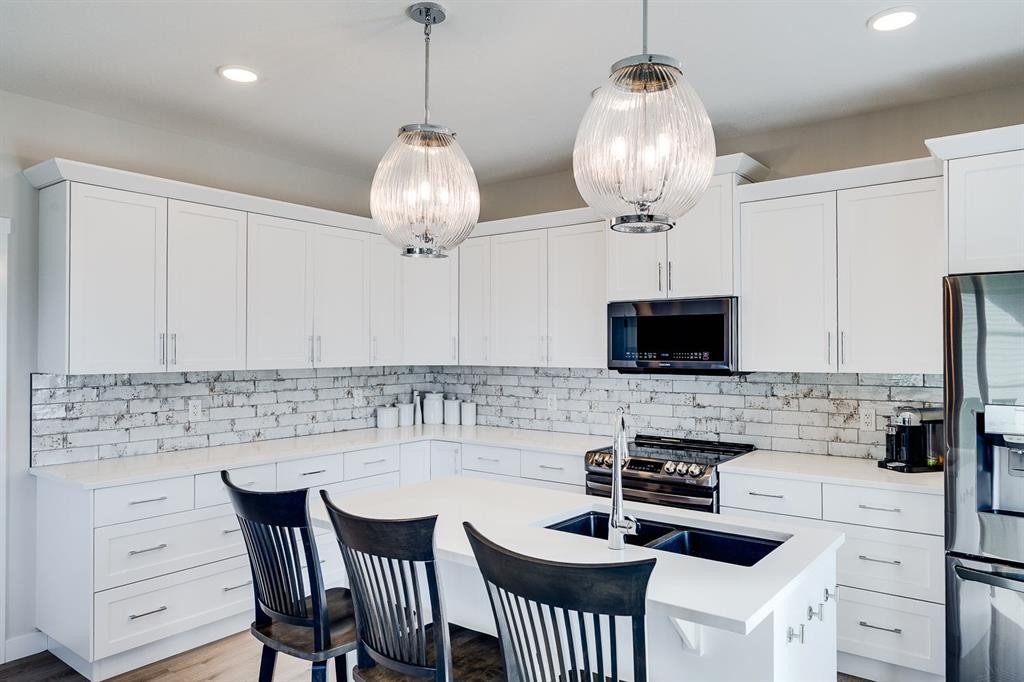 









61


Murphy

Close,
Blackfalds,




AB
T4M0H5

