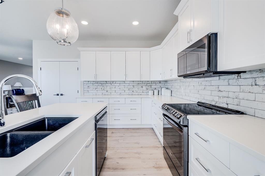 









61


Murphy

Close,
Blackfalds,




AB
T4M0H5

