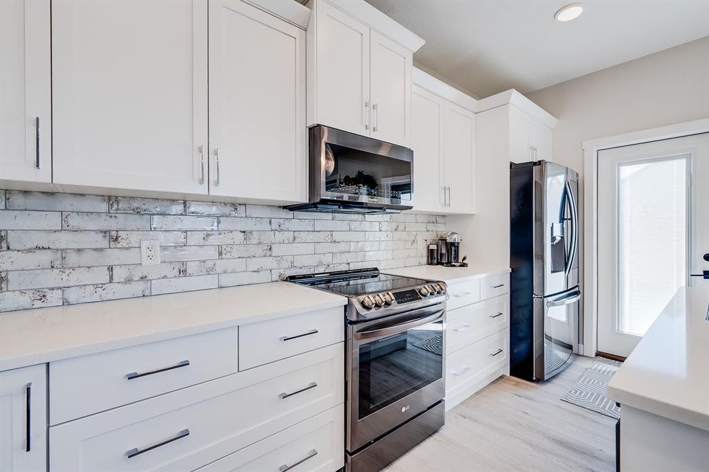 









61


Murphy

Close,
Blackfalds,




AB
T4M0H5

