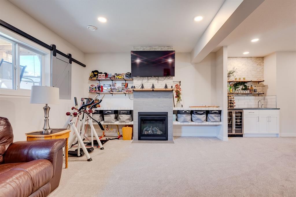 









61


Murphy

Close,
Blackfalds,




AB
T4M0H5

