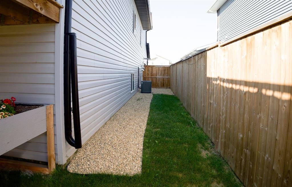 









61


Murphy

Close,
Blackfalds,




AB
T4M0H5

