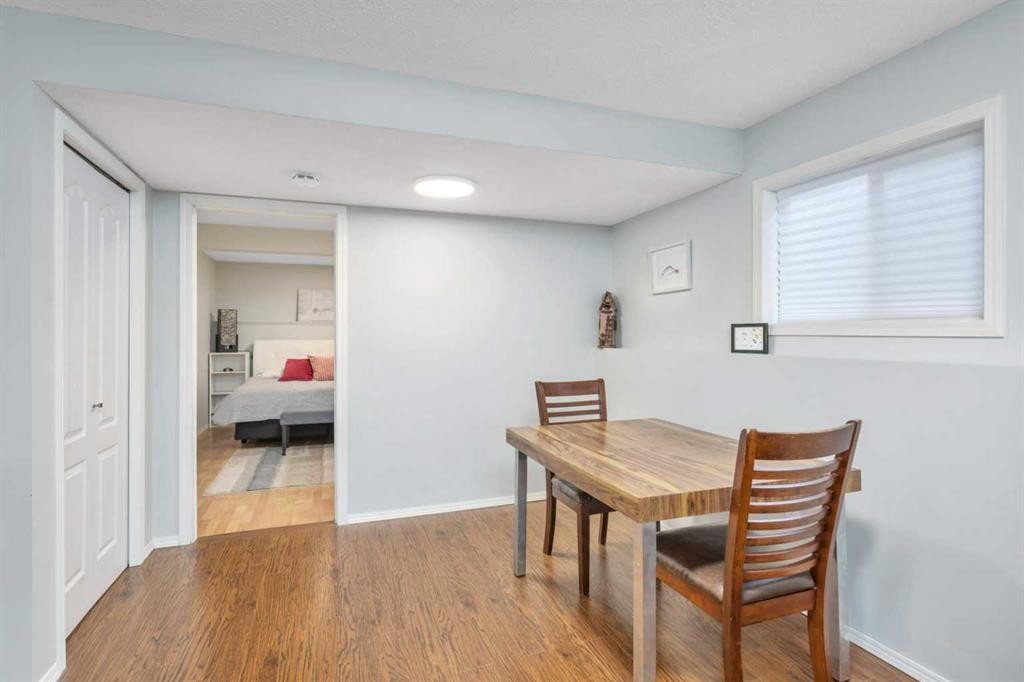 









46


Lexington

Close,
Lacombe,




AB
T4L2J3

