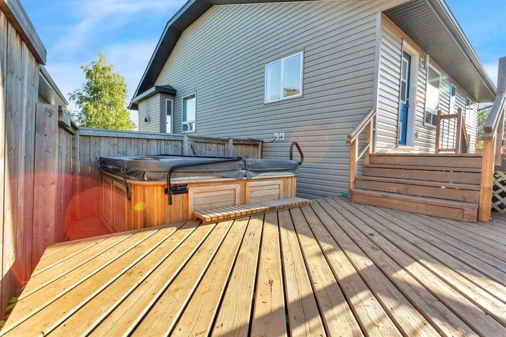 









46


Lexington

Close,
Lacombe,




AB
T4L2J3

