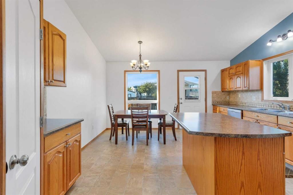 









46


Lexington

Close,
Lacombe,




AB
T4L2J3

