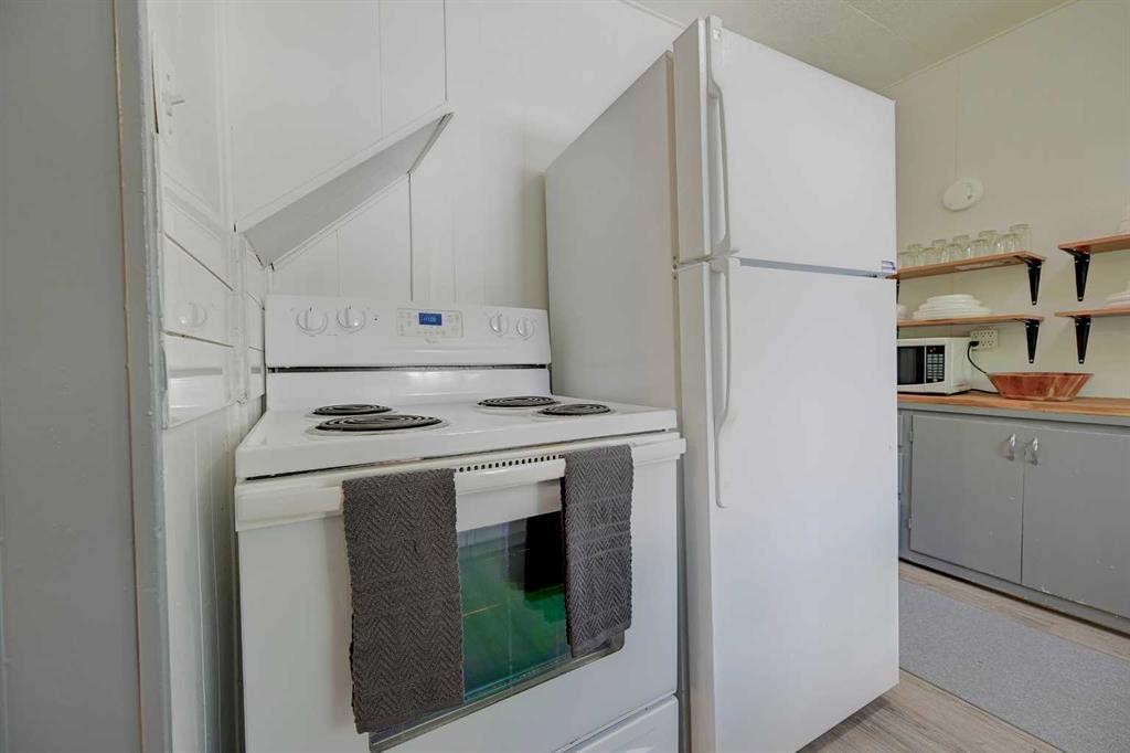 









4738


50

Street East,
Sylvan Lake,




AB
T4S1G8


