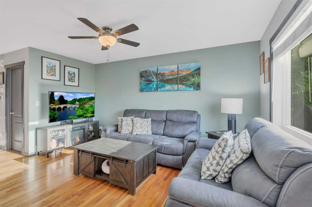 









76


Arthur

Close,
Red Deer,




AB
T4R 3M5

