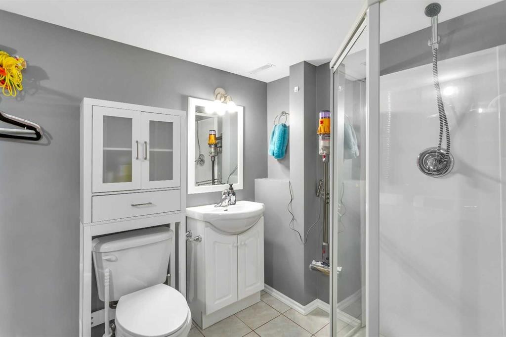 









76


Arthur

Close,
Red Deer,




AB
T4R 3M5

