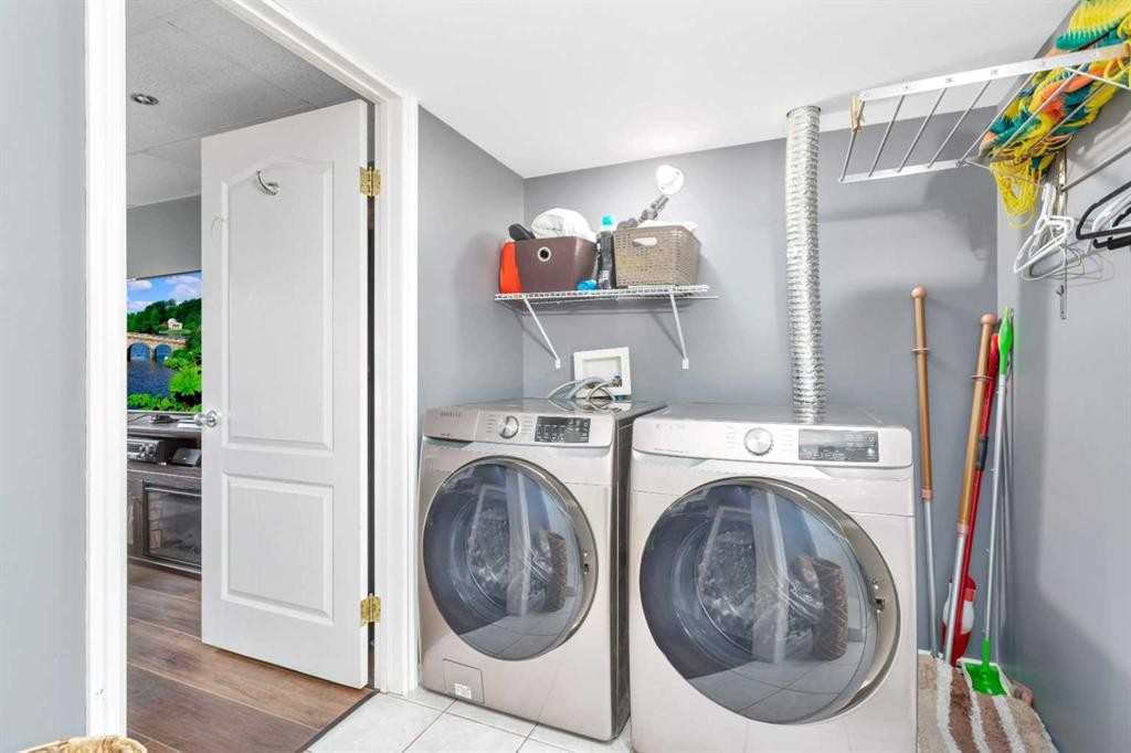 









76


Arthur

Close,
Red Deer,




AB
T4R 3M5

