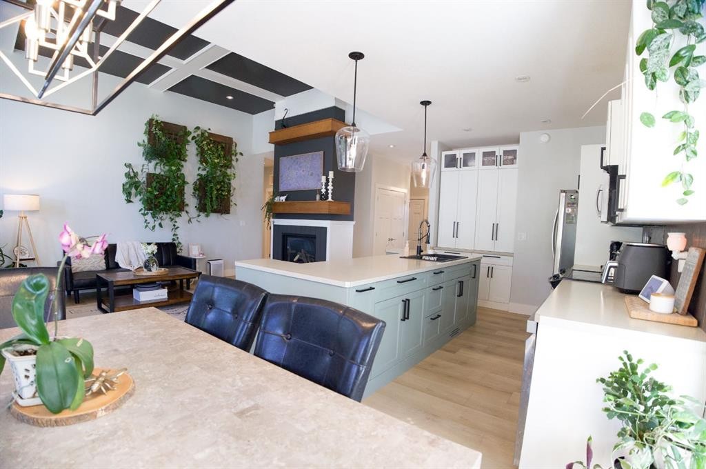 









7102


Cobb

Street,
Lacombe,




AB
T4L 1Z3

