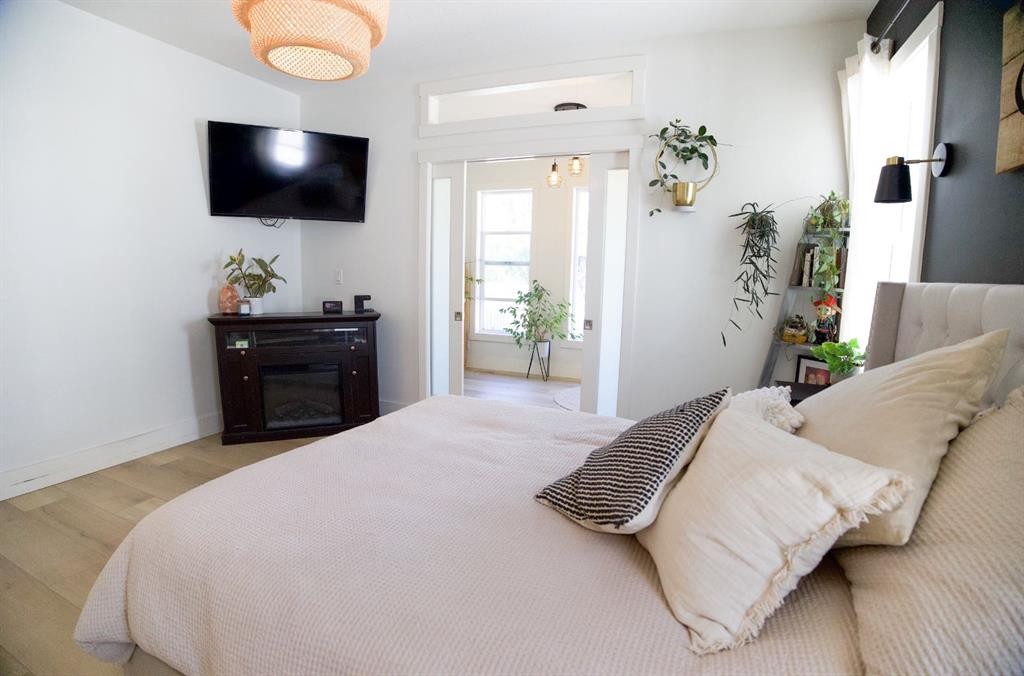 









7102


Cobb

Street,
Lacombe,




AB
T4L 1Z3

