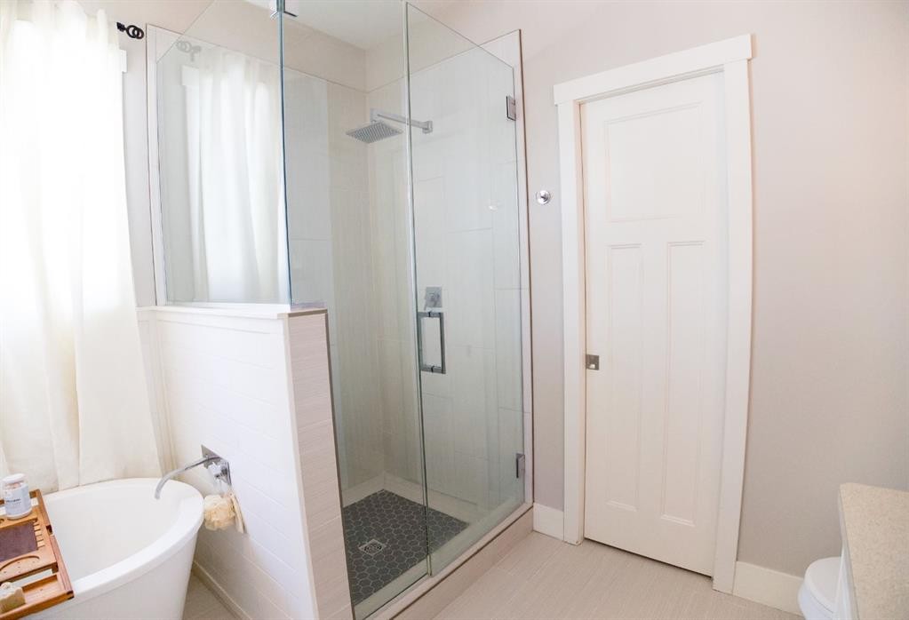 









7102


Cobb

Street,
Lacombe,




AB
T4L 1Z3

