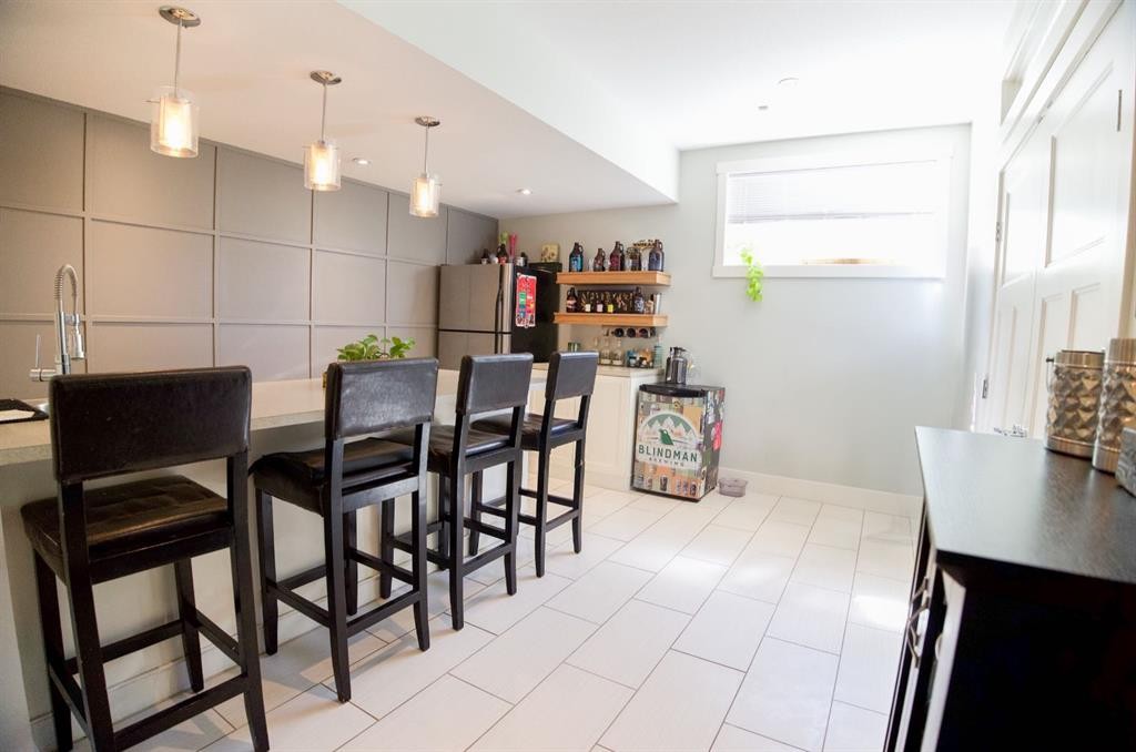 









7102


Cobb

Street,
Lacombe,




AB
T4L 1Z3

