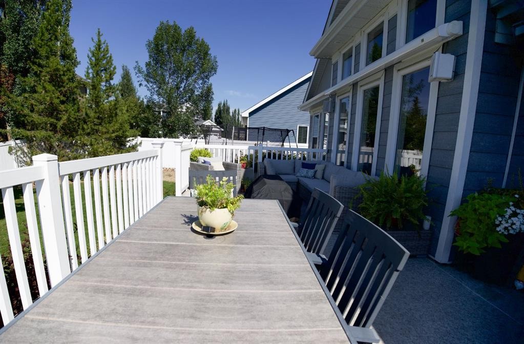 









7102


Cobb

Street,
Lacombe,




AB
T4L 1Z3

