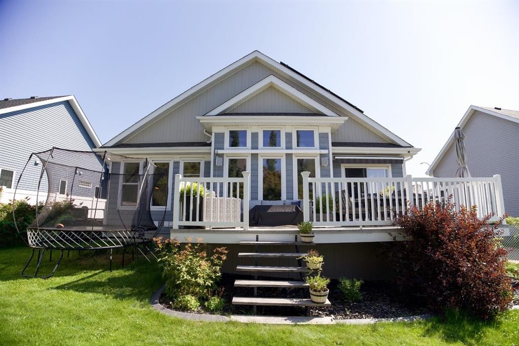 









7102


Cobb

Street,
Lacombe,




AB
T4L 1Z3

