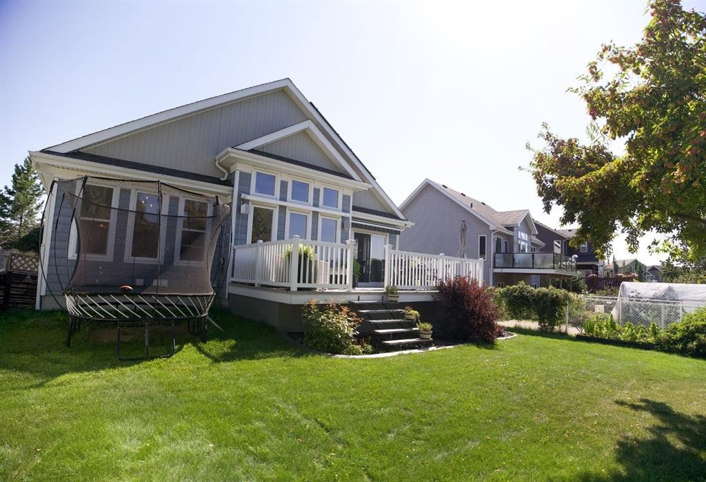 









7102


Cobb

Street,
Lacombe,




AB
T4L 1Z3

