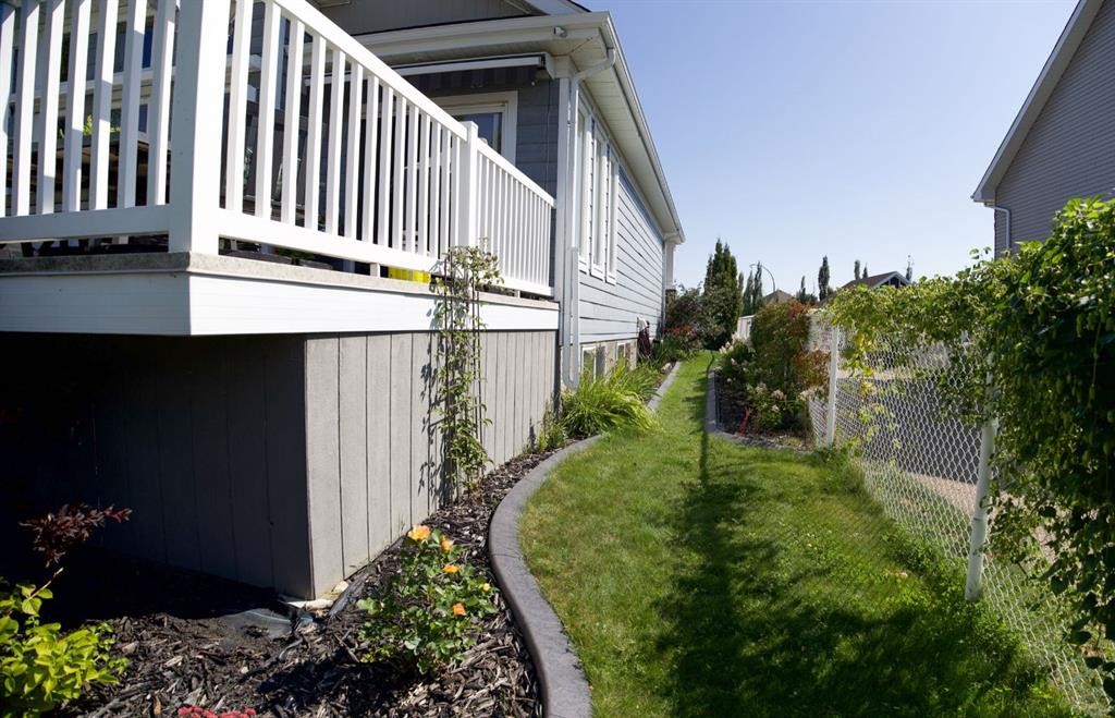 









7102


Cobb

Street,
Lacombe,




AB
T4L 1Z3

