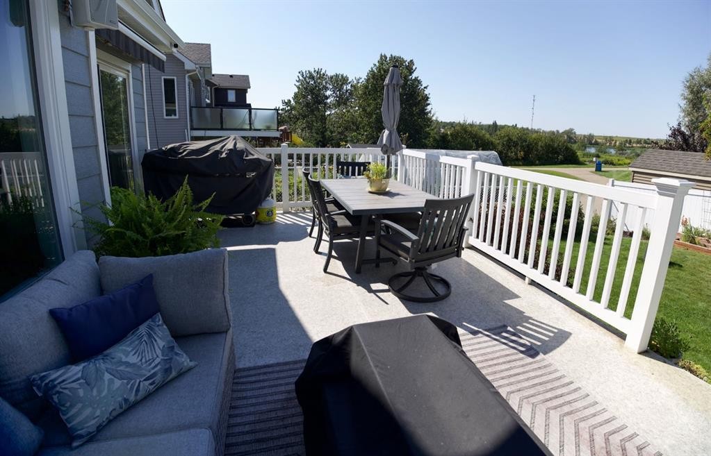 









7102


Cobb

Street,
Lacombe,




AB
T4L 1Z3

