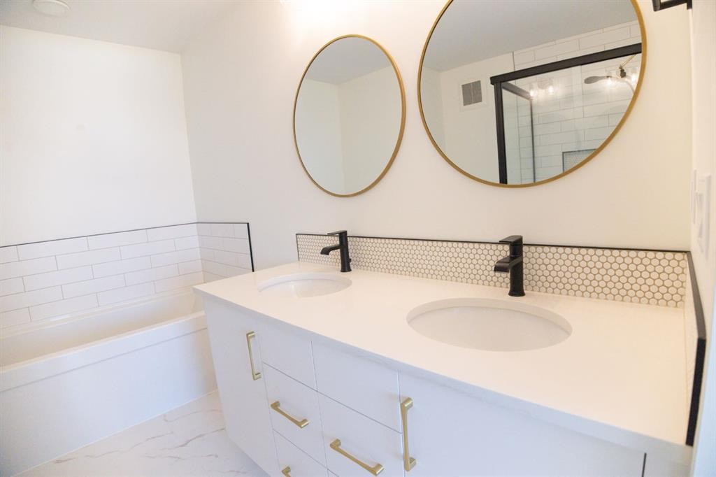 









20


Vincent

Gate,
Sylvan Lake,




AB
T4R 0H6

