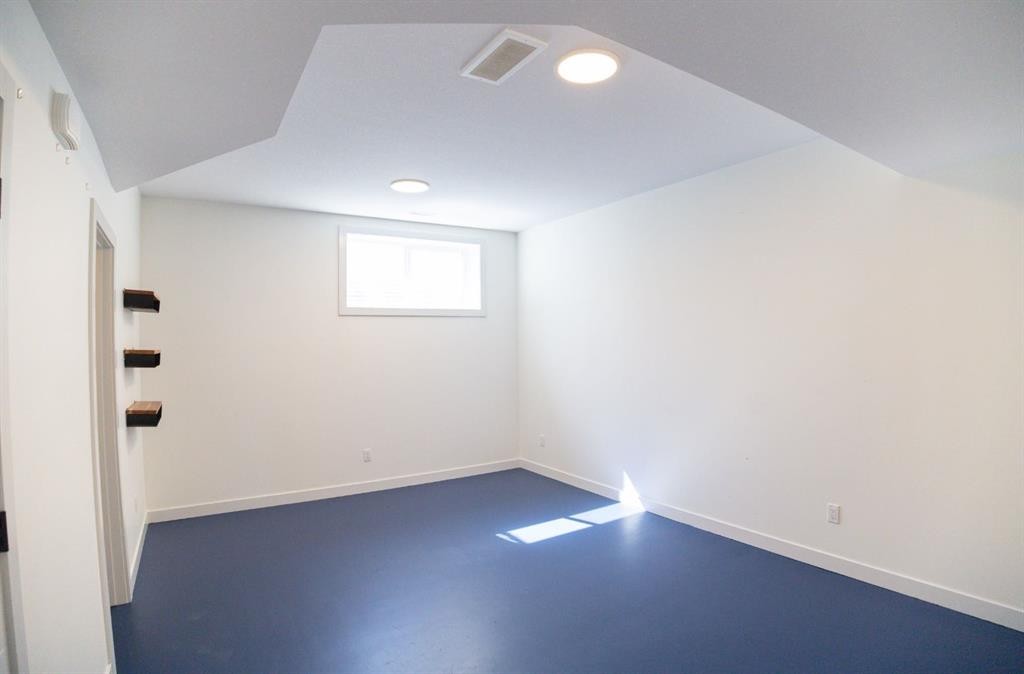 









20


Vincent

Gate,
Sylvan Lake,




AB
T4R 0H6


