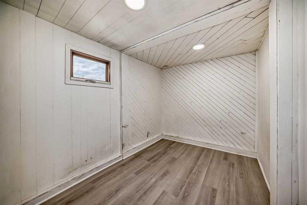 









4734


50

Street,
Sylvan Lake,




AB
T4S1G6


