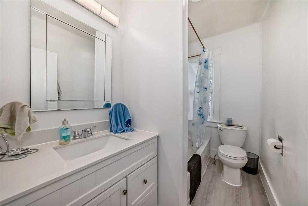 









4734


50

Street,
Sylvan Lake,




AB
T4S1G6


