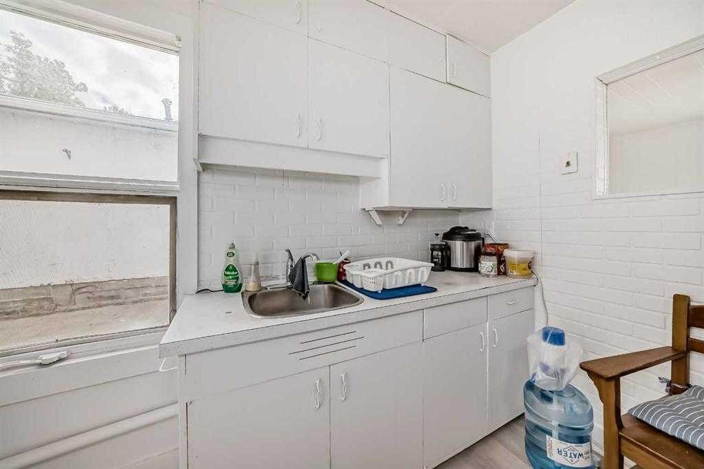 









4734


50

Street,
Sylvan Lake,




AB
T4S1G6

