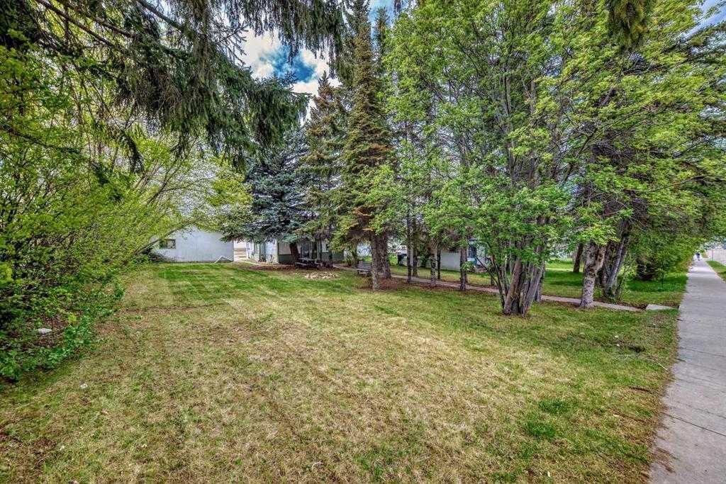 









4734


50

Street,
Sylvan Lake,




AB
T4S1G6

