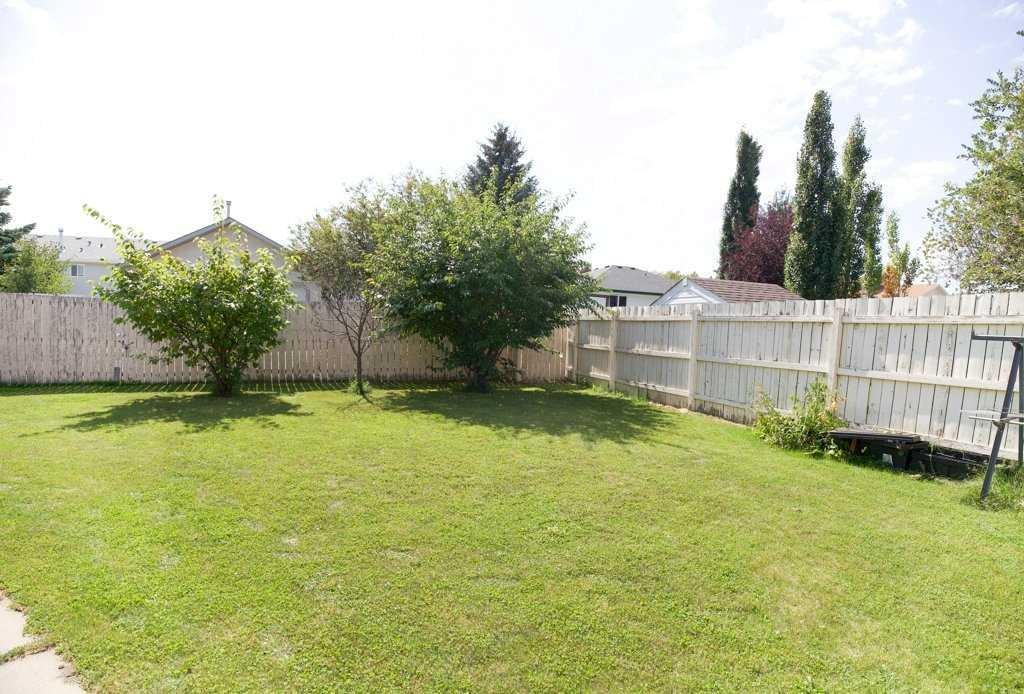 









5905


61

Avenue,
Ponoka,




AB
T4J 1T8

