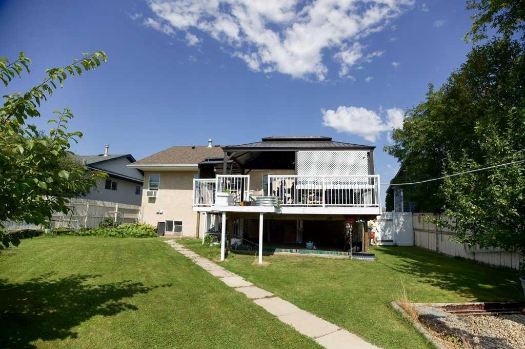 









5905


61

Avenue,
Ponoka,




AB
T4J 1T8

