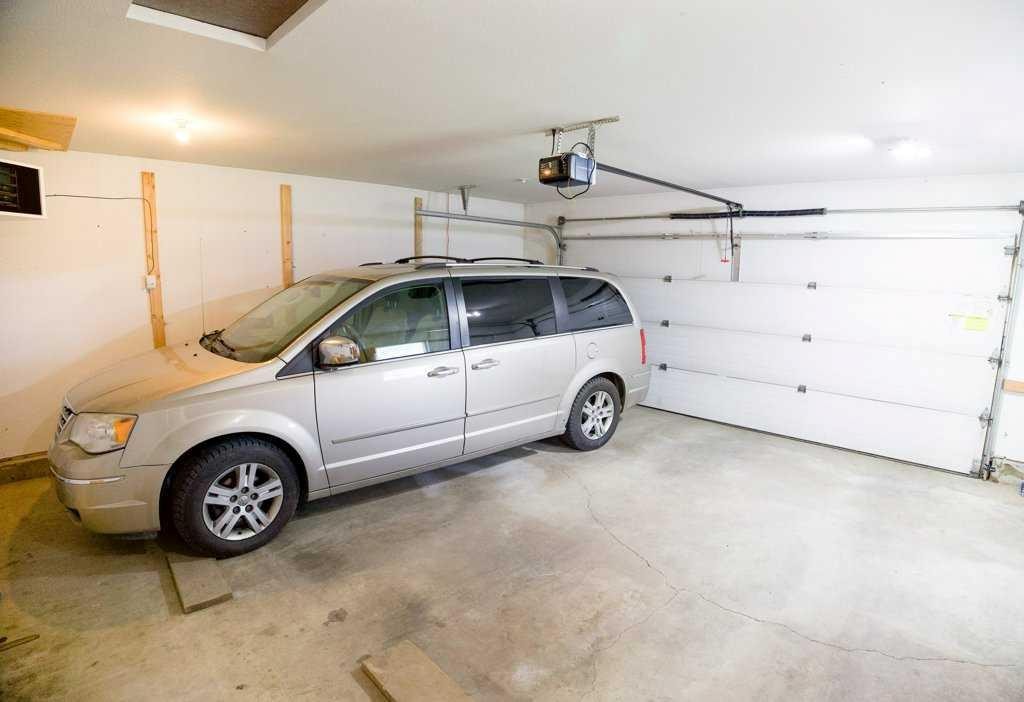 









5905


61

Avenue,
Ponoka,




AB
T4J 1T8

