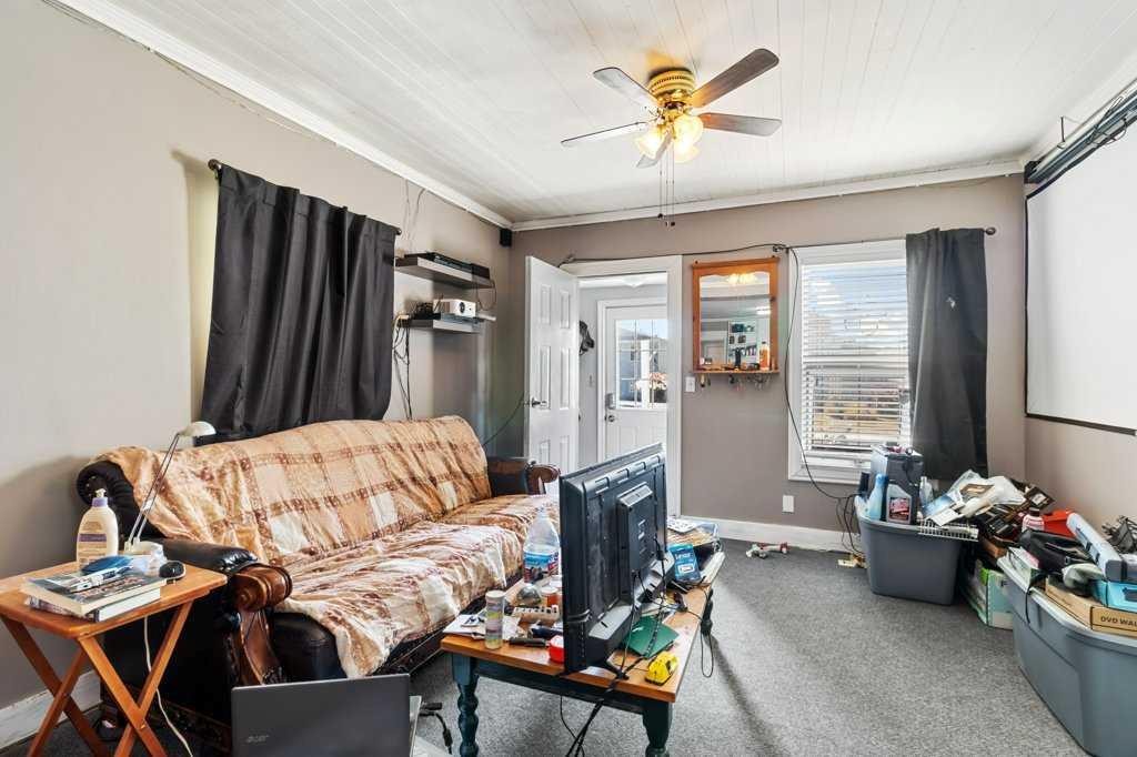 









5630


56

Street,
Red Deer,




AB
T4N 2K5


