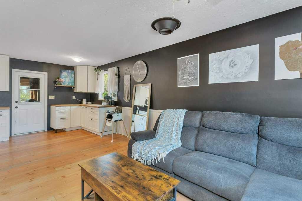 









101


Lakeview

Avenue,
Gull Lake,




AB
T4L 2N1

