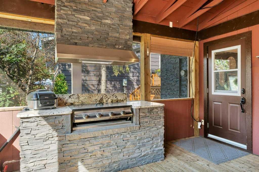 









101


Lakeview

Avenue,
Gull Lake,




AB
T4L 2N1

