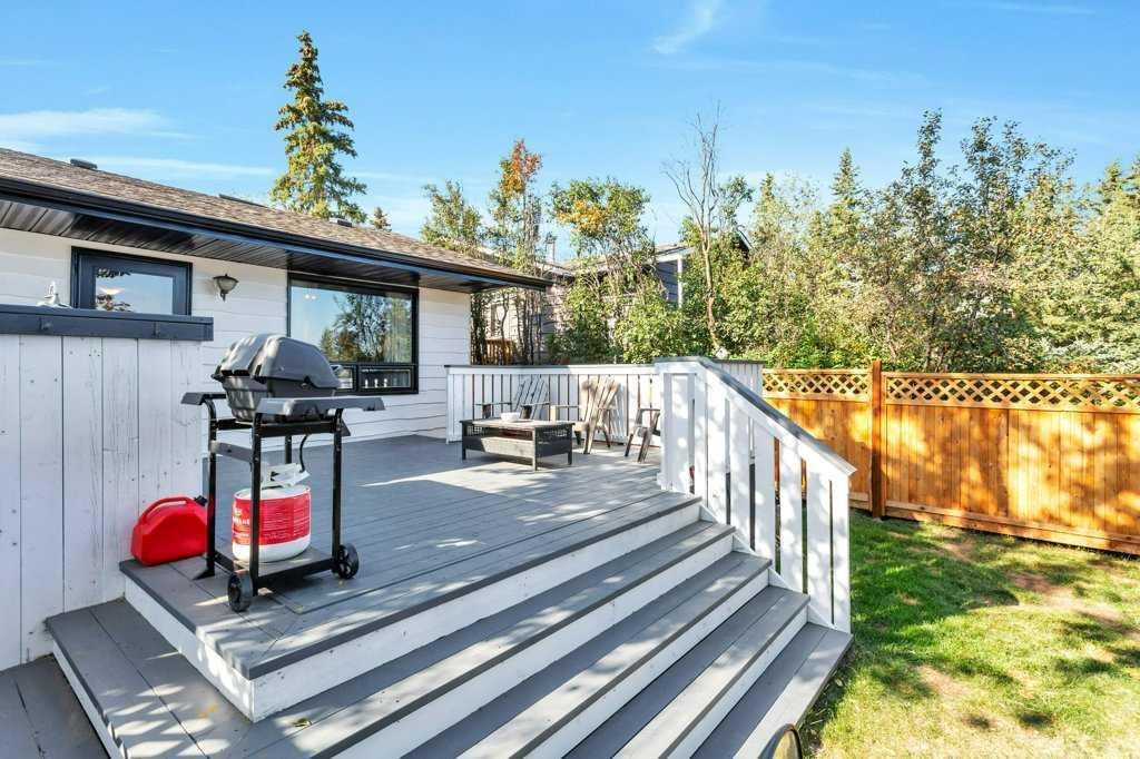 









101


Lakeview

Avenue,
Gull Lake,




AB
T4L 2N1

