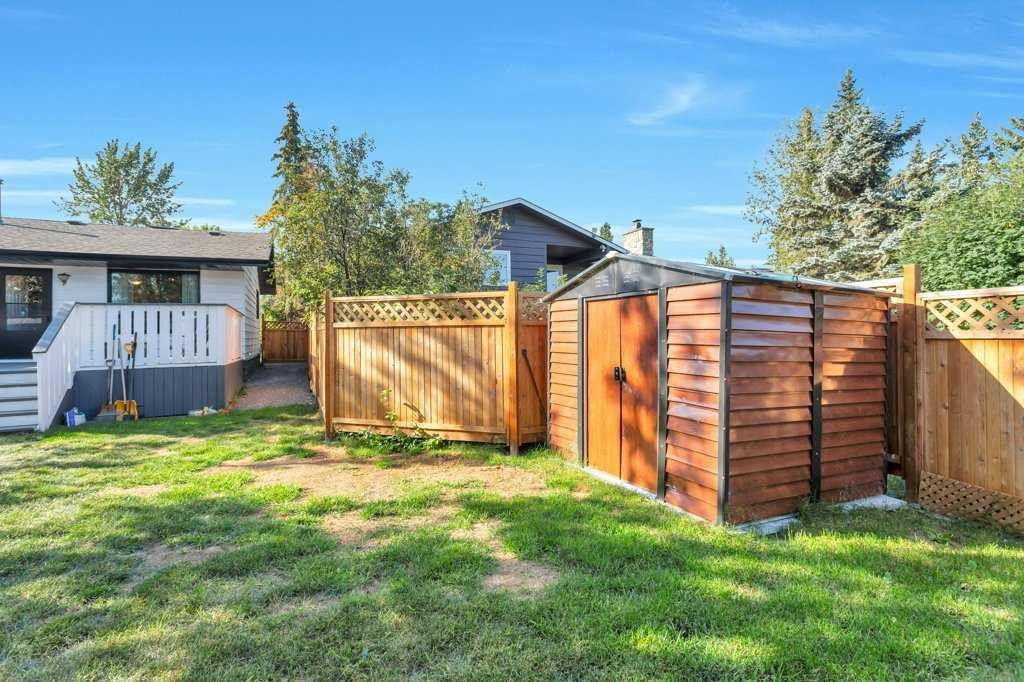 









101


Lakeview

Avenue,
Gull Lake,




AB
T4L 2N1

