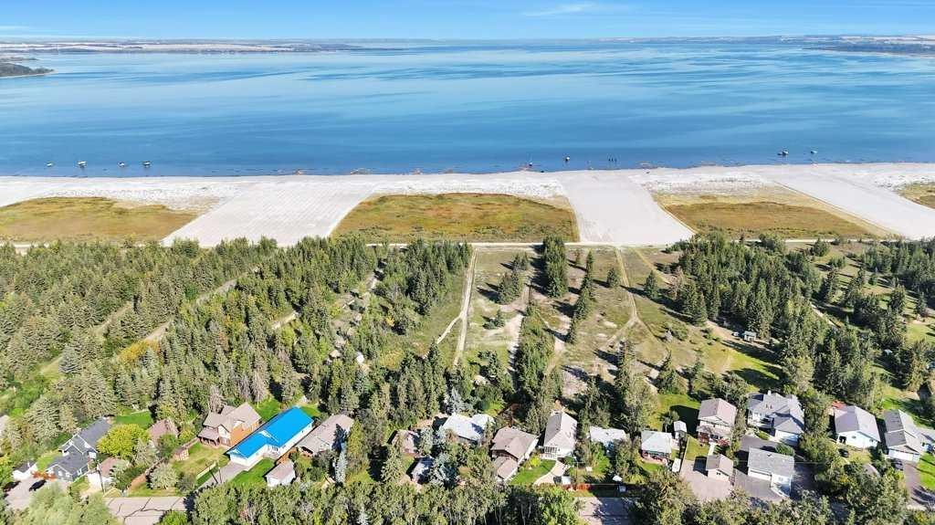 









101


Lakeview

Avenue,
Gull Lake,




AB
T4L 2N1


