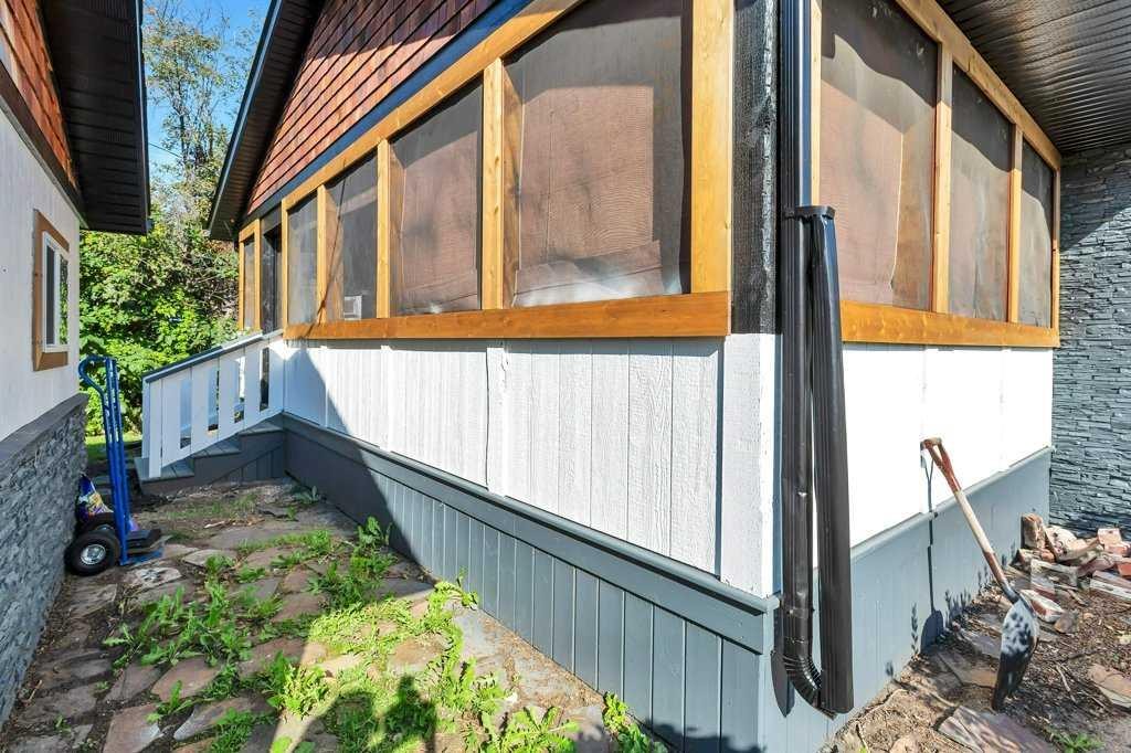 









101


Lakeview

Avenue,
Gull Lake,




AB
T4L 2N1


