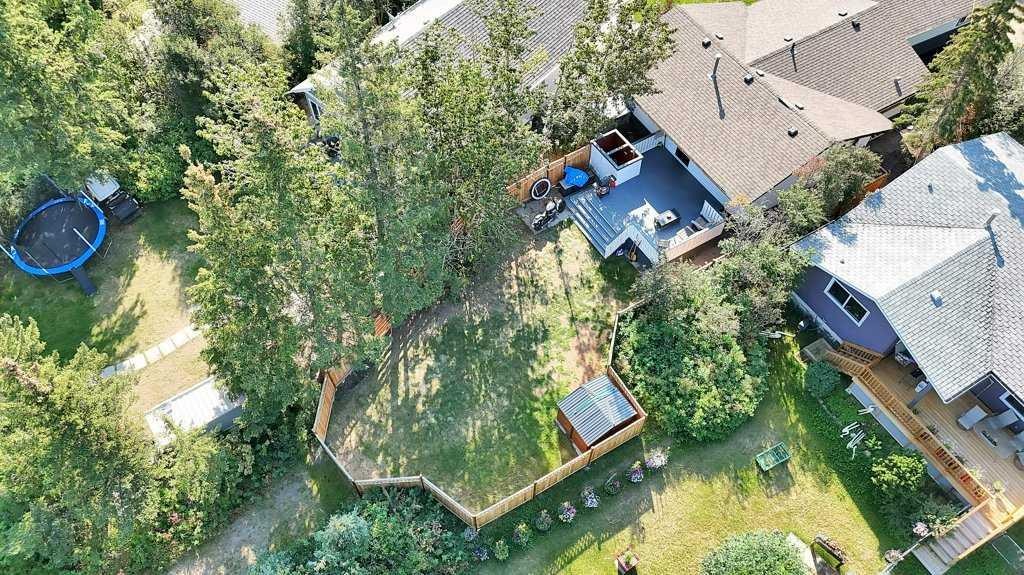 









101


Lakeview

Avenue,
Gull Lake,




AB
T4L 2N1

